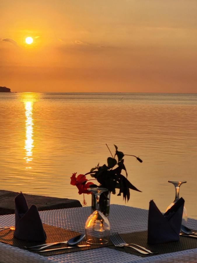 Formosa Beach Club & Bungalow Gili Air Bagian luar foto